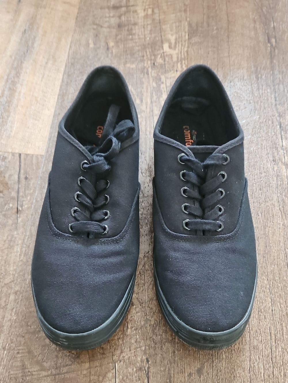 Womens Low-Top Black Safe Step Work Sneakers — Casual Lace-Up Comfort